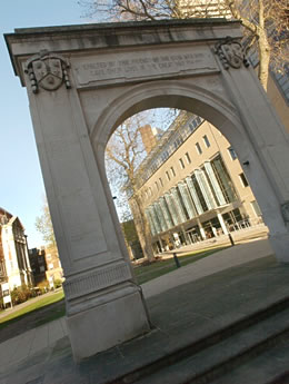 Memorial arch at Guy's Hospital